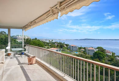 Apartment with terrace 2