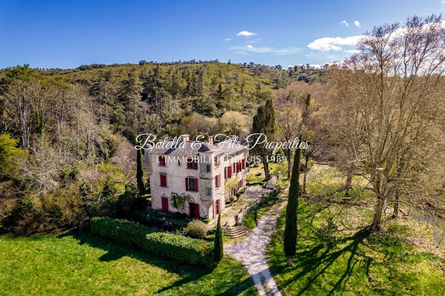 Vente château 11 pièces 295 m² à Uzès (30700), 1 950 000 €