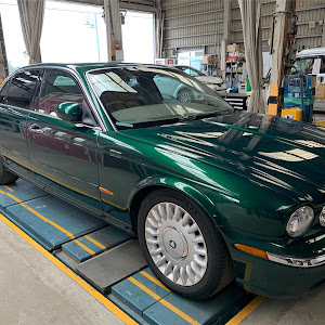 XJ J72TB