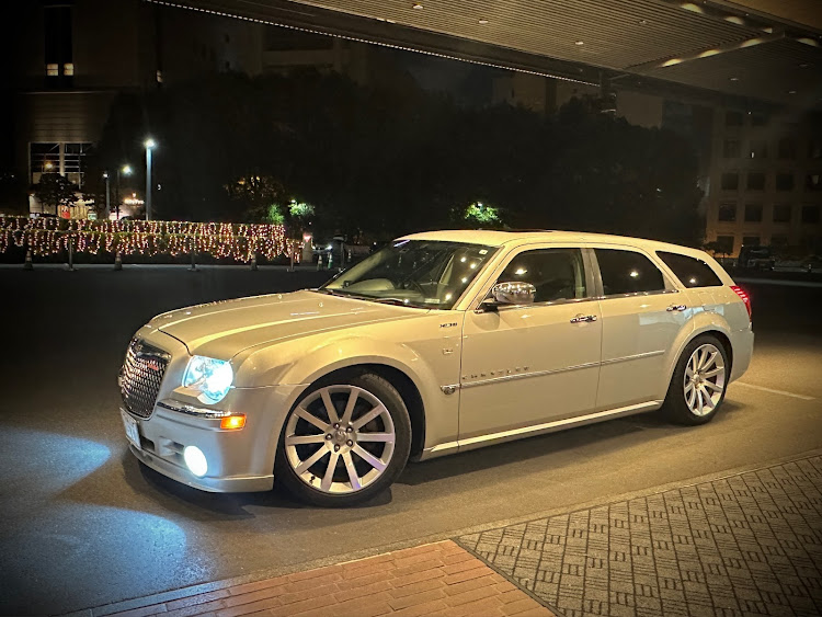 300C ツーリングのアメ車・V8・HEMI・ステーションワゴン・クライスラーに関するカスタム事例の投稿画像2枚目