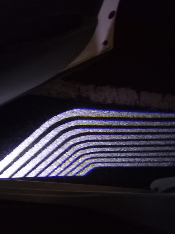 ヴォクシーのドライブデート・天使の翼LED・ゲーセンにお金を寄付に関するカスタム事例の投稿画像7枚目