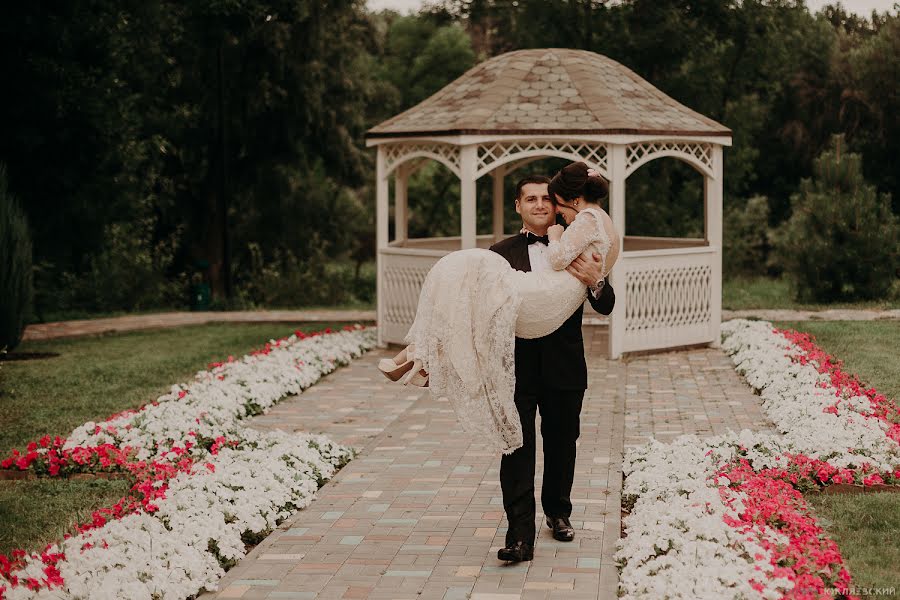 Fotógrafo de casamento Roman Yuklyaevskiy (yuklyaevsky). Foto de 19 de novembro 2017