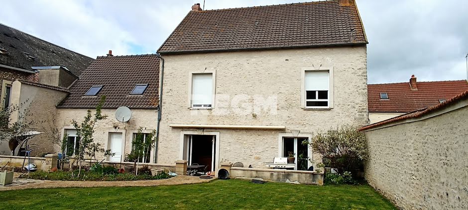 Vente maison 5 pièces 138 m² à Angerville (91670), 320 000 €