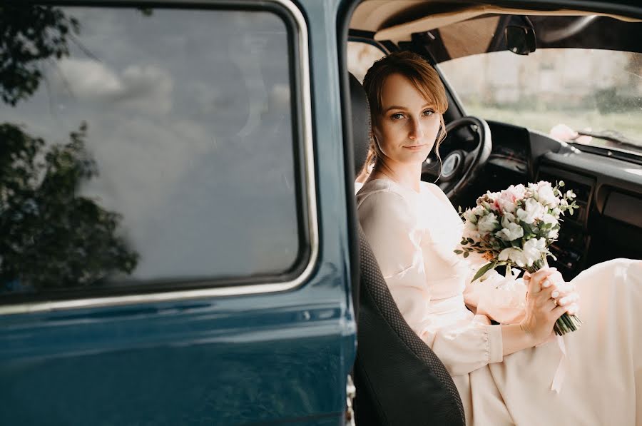 Fotógrafo de casamento Irina Kotikova (musphoto). Foto de 7 de junho 2020