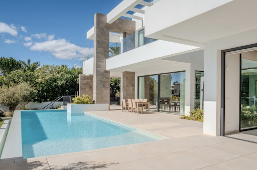 Villa avec piscine et jardin 3