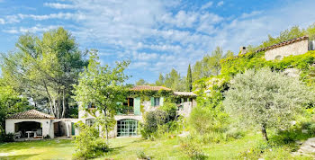 propriété à Aix-en-Provence (13)