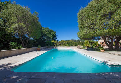 Maison avec piscine et terrasse 2