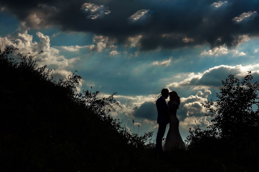 Wedding photographer Iulian Corbu (icorbu). Photo of 11 June 2019