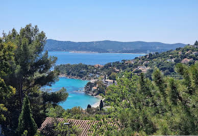 Villa avec piscine et terrasse 2