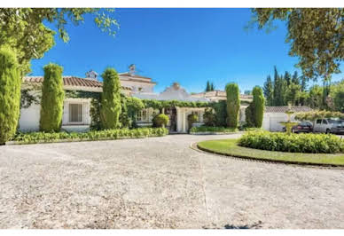 House with pool and terrace 17