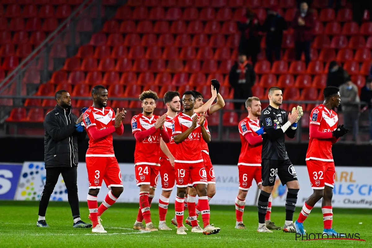 📷 Les supporters de Nancy déploient une banderole en forme de clin d'œil à la Fédération française de la lose