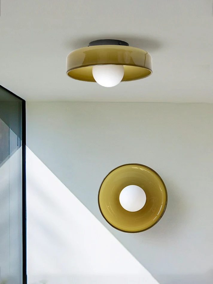 Plafoniera in vetro per ingresso, veranda, guardaroba, corridoio e balcone. Illuminazione elegante e funzionale per la tua casa.