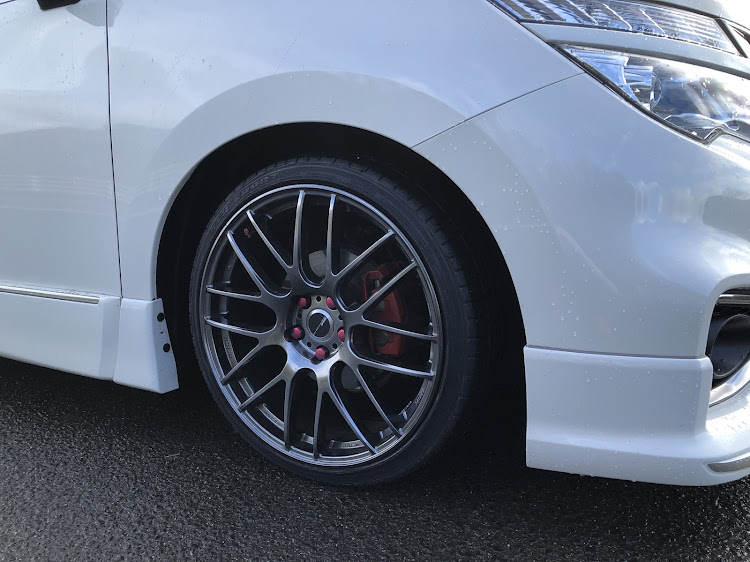 エルグランドの洗車・車高調整・エルグランドに関するカスタム事例の投稿画像3枚目