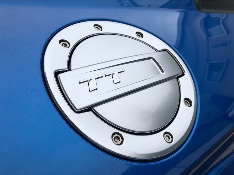TT RS クーペのaudi・アウディ・TTRS・TT・フューエルに関するカスタム事例の投稿画像2枚目