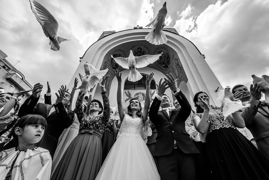 Fotografo di matrimoni Denisa-Elena Sirb (denisa). Foto del 13 settembre 2017