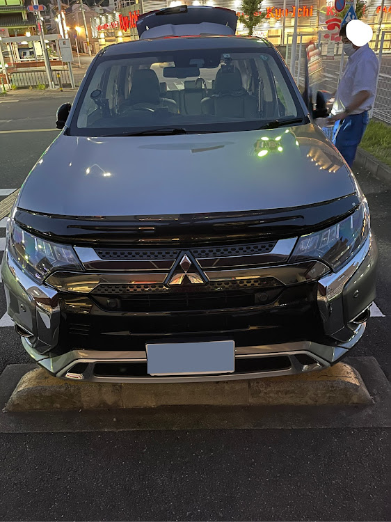 サラケンさんが投稿したEGR社製バグガード・GG3W・三菱アウトランダーPHEV・フォローワーさん所有車両に関するカスタム事例の投稿画像1枚目