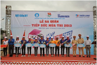 FPT Polytechnic Tây Nguyên cùng các đại diện lên nhận nhiệm vụ