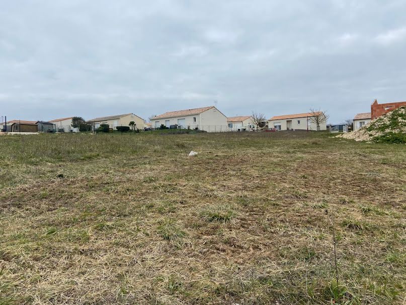 Vente terrain  608 m² à Rouillac (16170), 22 000 €