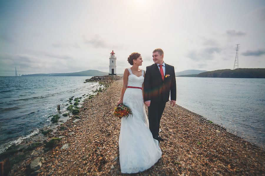 Fotógrafo de casamento Sergey Zelenskiy (icanphoto). Foto de 14 de janeiro 2014