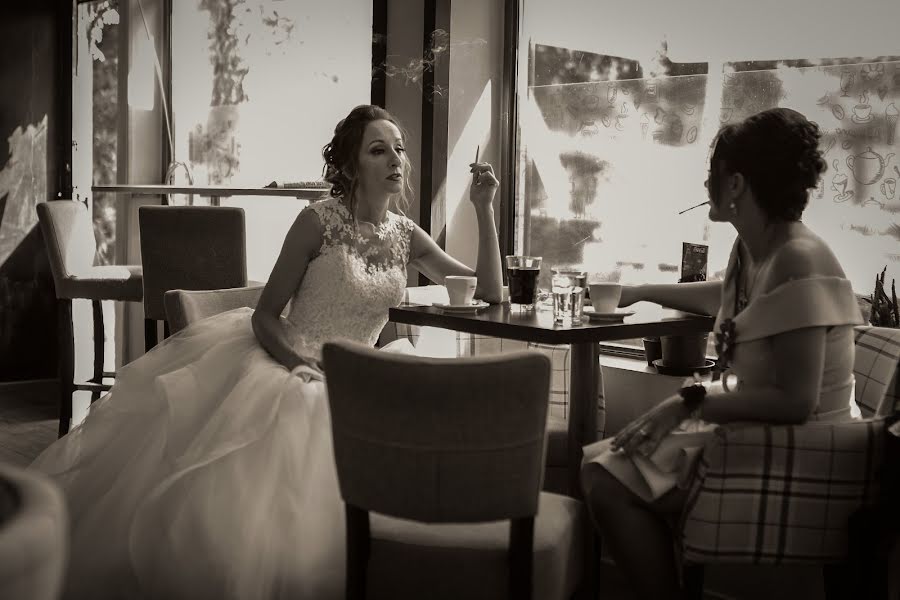 Fotógrafo de casamento Aleksandar Krstovic (krstalex). Foto de 1 de junho 2020