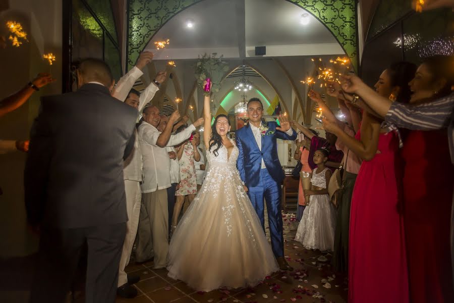 Wedding photographer Anyelo Cardona (anyelocardona). Photo of 20 April 2019