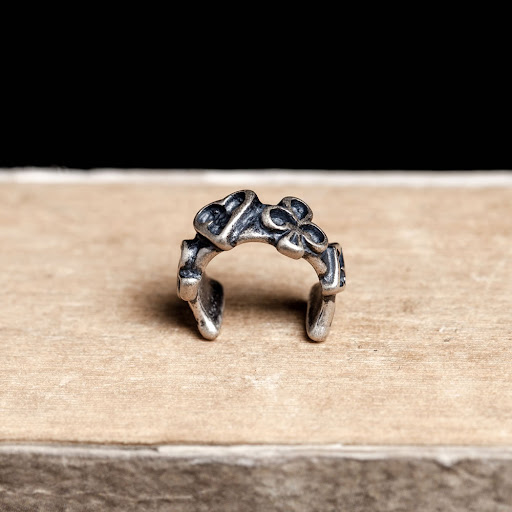 Title 4, S925 Silver Poker Earrings Clipped Button. Styl...