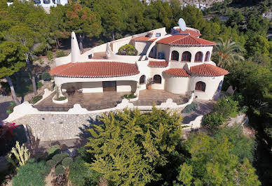 Chalet avec terrasse 1