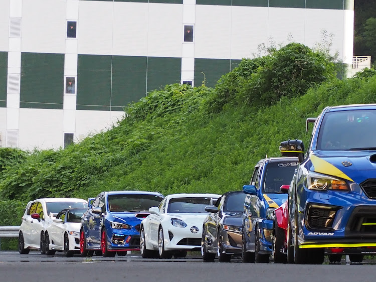 WRX STIの蛍光イエロー・自然に溶け込む⁉️・こっそりリニューアル計画中🙊・SUBARU・やっくんツーリングに関するカスタム事例の投稿画像17枚目