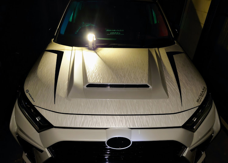RAV4のプロショップYSD・ROHAN・グラインダータトゥーラッピングシート・ローハン　グラインダーラッピングクリアシート・10月もよろしくお願いしますに関するカスタム事例の投稿画像1枚目