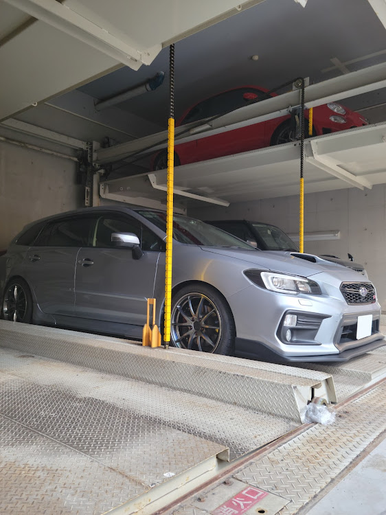 レヴォーグのホイール洗い・RAYS・VOLKRACING G25・Galaxy S21・アイスシルバーは良いぞに関するカスタム事例の投稿画像3枚目