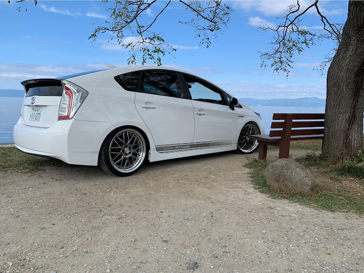 プリウスのKNM・KNM PRIUS Family・あのベンチ・ピックアップに選ばれたいに関するカスタム事例の投稿画像7枚目