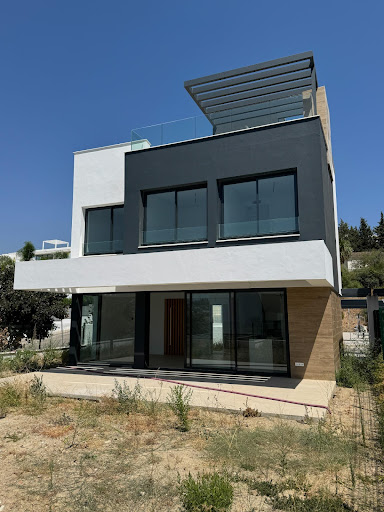 Villa avec piscine et jardin 4