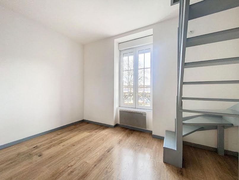 Location  appartement 1 pièce 40 m² à Vichy (03200), 430 €