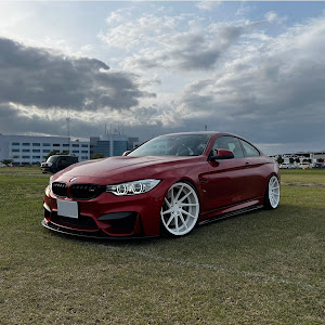 M4 クーペ F82