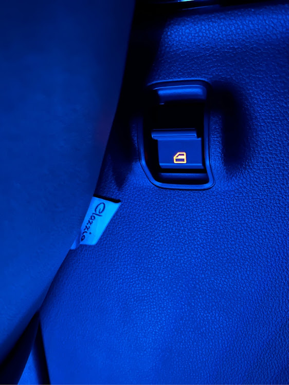 ミラ トコットの内装LED・パワーウインドウスイッチ・純正部品交換・イルミ付き・光るスイッチに関するカスタム事例の投稿画像22枚目
