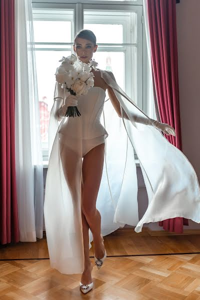 Wedding photographer Elena Babinceva (comilfo19). Photo of 12 December 2022