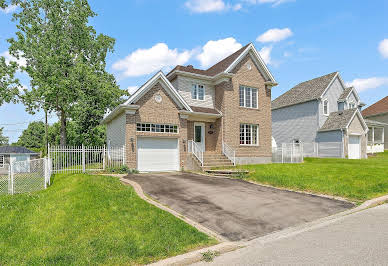 House with garden 3