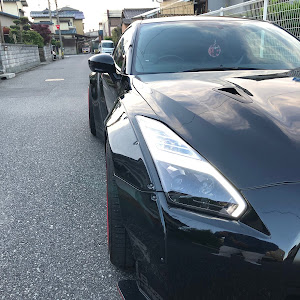 NISSAN GT-R