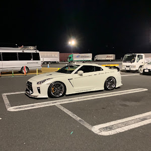 NISSAN GT-R