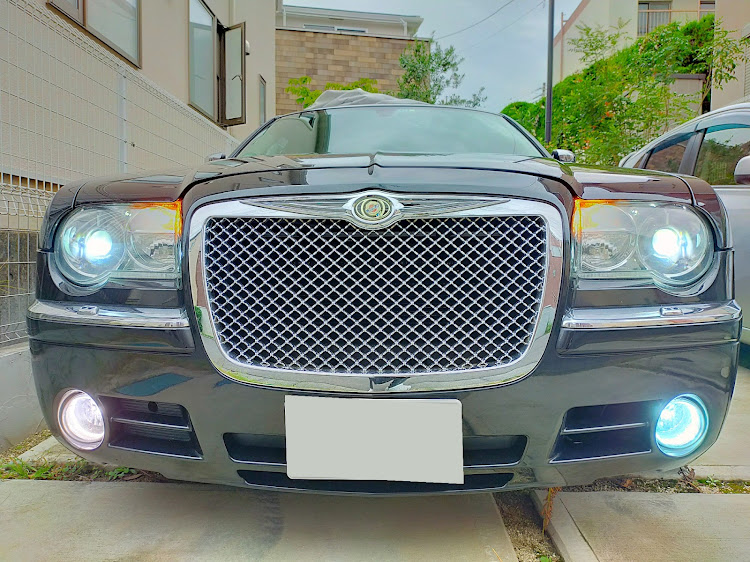 300C ツーリングのヘッドライトバルブ交換・ウィンカーLED化・ポジションLED化・HID屋・Legit Xanadu Crew🇺🇸に関するカスタム事例の投稿画像19枚目
