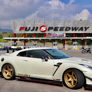 NISSAN GT-R