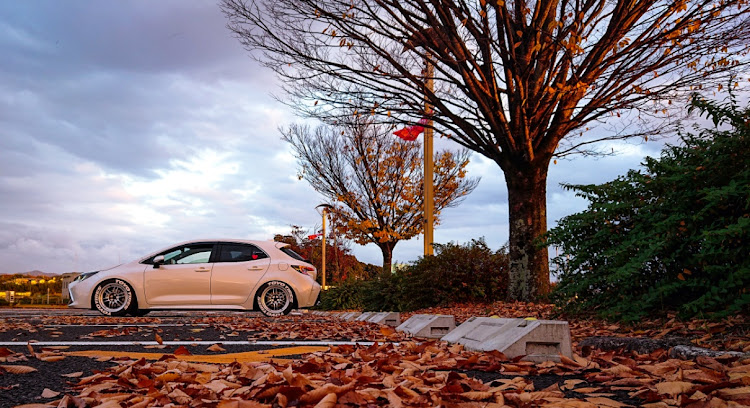カローラスポーツの車好きな人と繋がりたい・豊田スタジアム・仕事終わりにドライブ・通勤号に関するカスタム事例の投稿画像2枚目