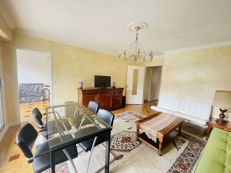 Location meublée appartement 3 pièces 68 m² à Rueil-Malmaison (92500), 1 800 €