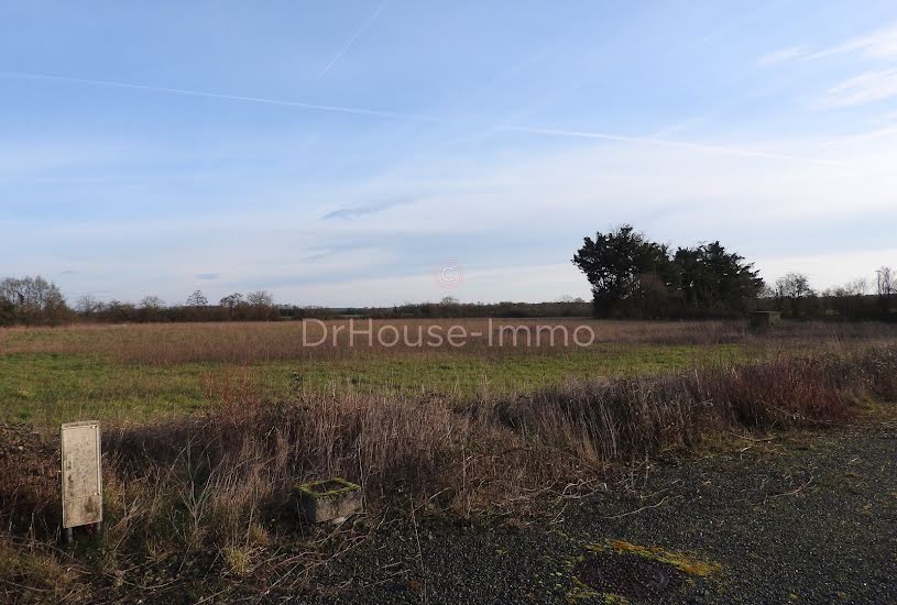  Vente Terrain agricole - 667m² à Saint-Sauvant (86600) 