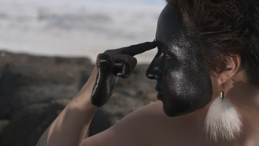 <p>
	TIMIGU, NUNALU SIKULU (MY BODY,THE LAND AND THE ICE) A collaborative film project with Laakkuluuk Williamson Bathory, accompanied by live performance. &nbsp;</p>

