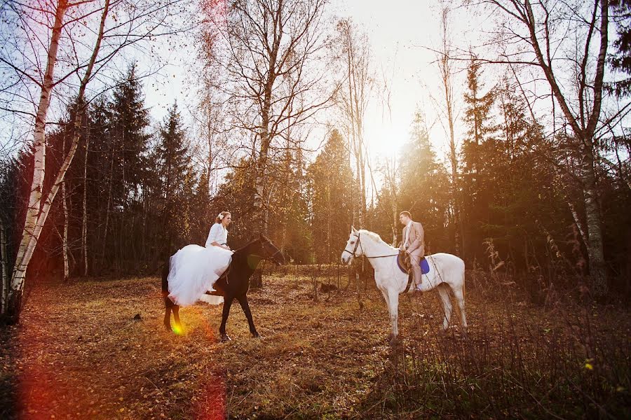 Svatební fotograf Anton Charushin (stolbyshkin). Fotografie z 28.května 2013