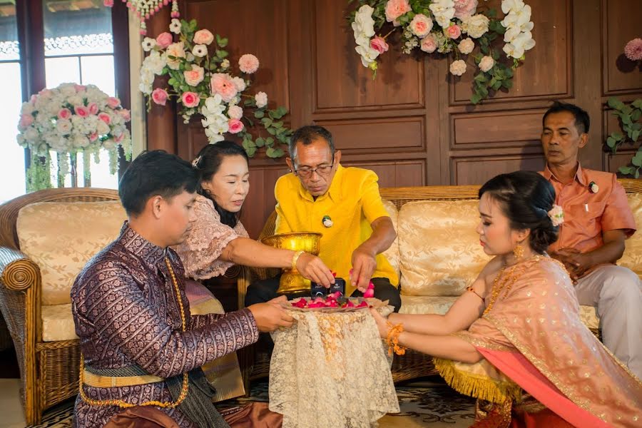 Wedding photographer Nattawut Kojchapoom (cmanproduction). Photo of 8 September 2020