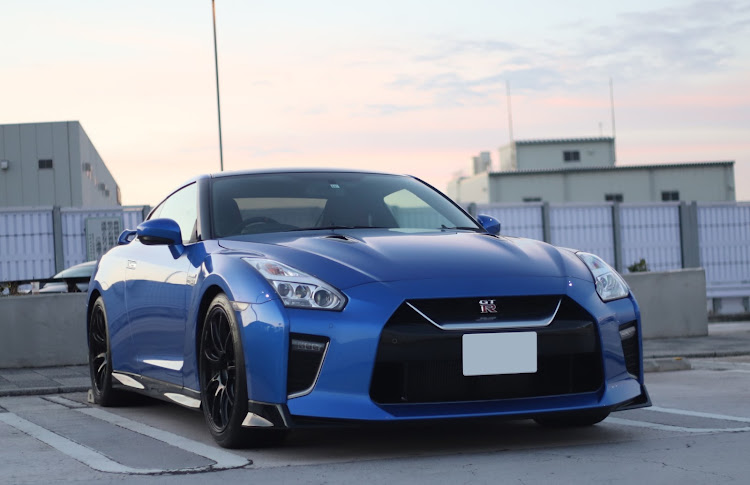NISSAN GT-Rのワンガンブルーに関するカスタム事例の投稿画像2枚目
