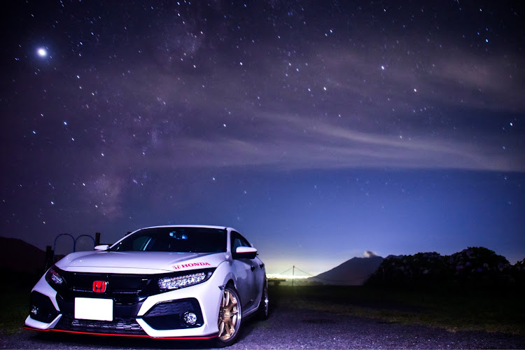 シビックのfk7・鹿児島・シビック・梅雨明け間近に関するカスタム事例の投稿画像1枚目