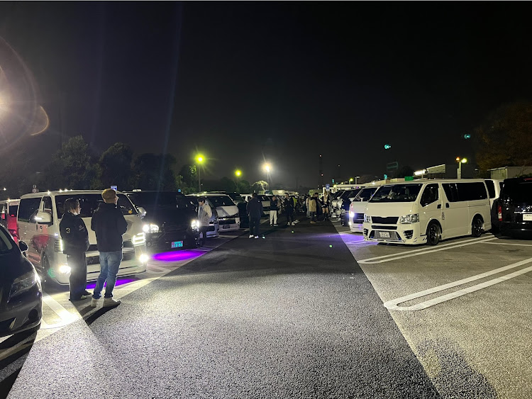 ハイエースバンのオフ会・都筑オフ・毎月第2土曜日は都筑オフ・来年も宜しくお願い致しますに関するカスタム事例の投稿画像1枚目